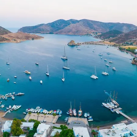 Pico Patmos 10 Дом отдыха